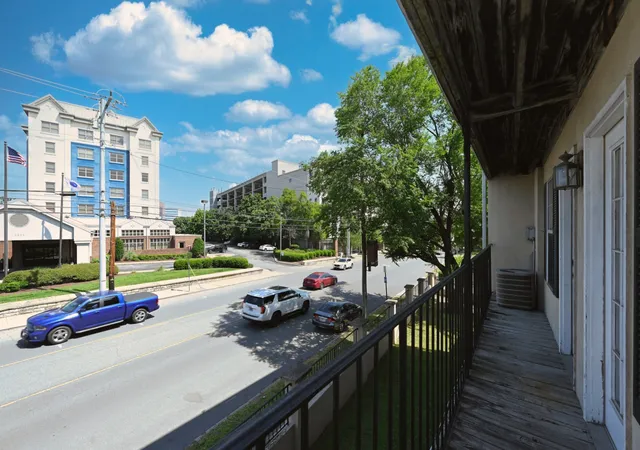 Listing Photo 4 - Condo for sale in building located at 2325 Elliston Pl, Nashville, TN 37203 - Unit #202