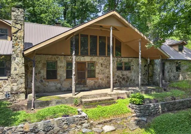 2nd image of 3510 Blackburn Hill Dr, Cookeville, TN 38501 | MLS# 3505922