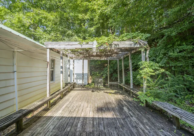 Photo 4 of Single family home for sale at 412 Walker St, Waynesboro, TN 38485 | MLS# 3500979 | Listing updated on 2026-09-02