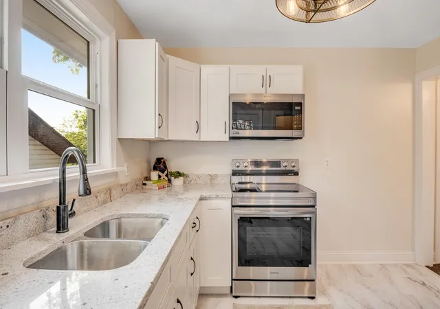 Photo 3 of Single family home for sale at 1130 N Chamberlain Ave, Chattanooga, TN 37406 | MLS# 3336379 | Listing updated on 2026-09-13