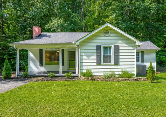 Photo 1 of Single family home for sale at 1301 Harrison Pike, Cleveland, TN 37311 | MLS# 3519335 | Listing updated on 2026-09-17