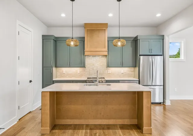 Photo 1 of Single family home for sale at 1726 Knowles St, Nashville, TN 37208 | MLS# 3412943 | Listing updated on 2026-09-19