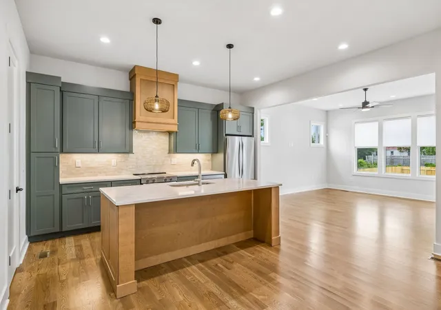 Photo 2 of Single family home for sale at 1726 Knowles St, Nashville, TN 37208 | MLS# 3412943 | Listing updated on 2026-09-19