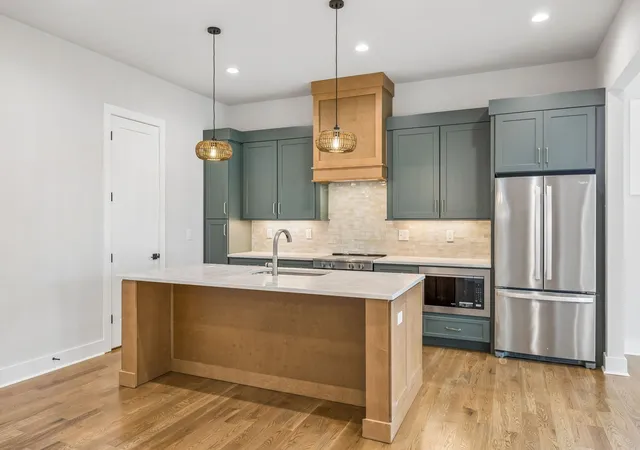 Photo 3 of Single family home for sale at 1726 Knowles St, Nashville, TN 37208 | MLS# 3412943 | Listing updated on 2026-09-19