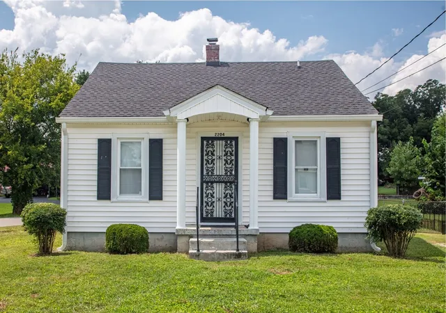 2nd image of 2204 Denham Ave, Columbia, TN 38401 | MLS# 3499828