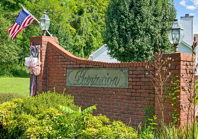 Listing Photo 2 - Condo for sale in building located at 119 Rose Dr, Dover, TN 37058