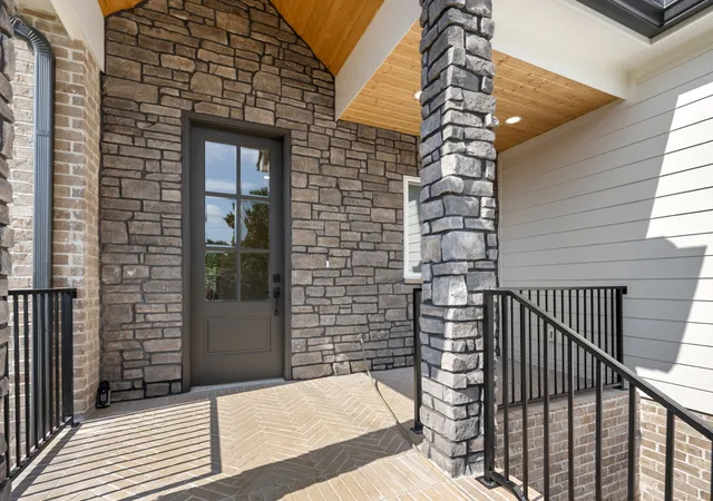 Photo 1 of Single family home for sale at 401 Cedar Forest Dr, Nashville, TN 37221 | MLS# 3499562 | Listing updated on 2026-10-04