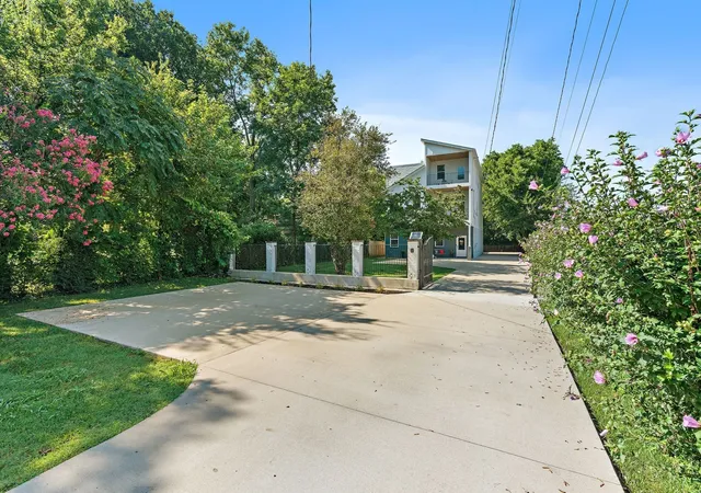 Photo 2 of Single family home for sale at 101 Lyle Ln, Nashville, TN 37210 | MLS# 3524713 | Listing updated on 2026-08-24