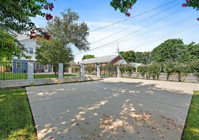 Photo 4 of Single family home for sale at 101 Lyle Ln, Nashville, TN 37210 | MLS# 3524713 | Listing updated on 2026-08-24
