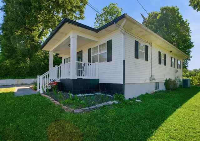 2nd image of 420 E East Se, Cleveland, TN 37311 | MLS# 3499509
