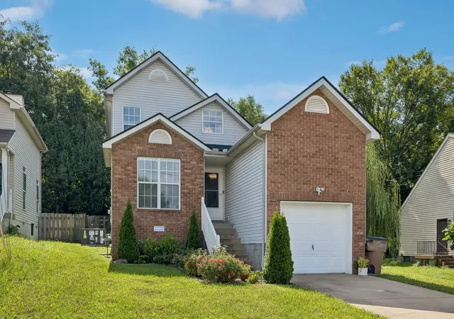 Photo 3 of Single family home for sale at 1432 Bell Tr Dr, Antioch, TN 37013 | MLS# 3501325 | Listing updated on 2026-09-08