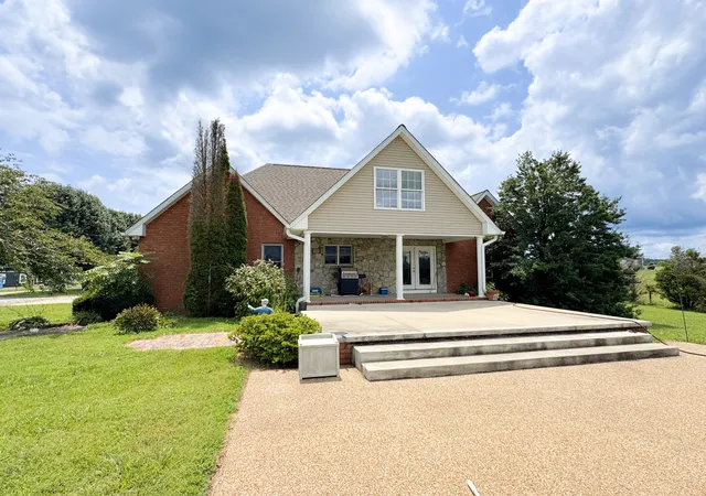 Photo 4 of Single family home for sale at 6606 Highway 52 W, Lafayette, TN 37083 | MLS# 3499627 | Listing updated on 2026-10-01