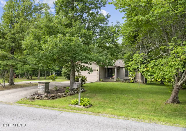Photo 2 of Single family home for sale at 3213 Pueblo Dr, Crossville, TN 38572 | MLS# 3499518 | Listing updated on 2026-08-21
