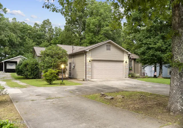 Photo 3 of Single family home for sale at 3213 Pueblo Dr, Crossville, TN 38572 | MLS# 3499518 | Listing updated on 2026-08-21