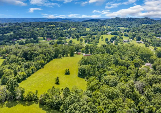 3rd image of 1204 Madison Creek Rd, Goodlettsville, TN 37072 | MLS# 3499540