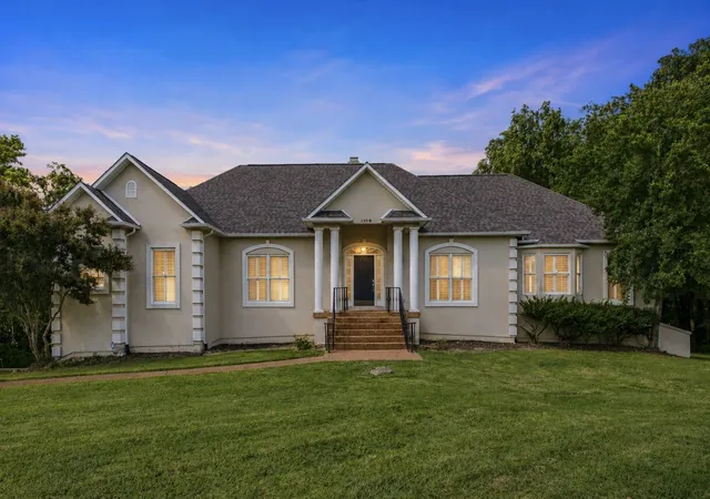 Single family home for sale at 1108 Abbey Rd, Columbia, TN 38401 | MLS# 3499606
