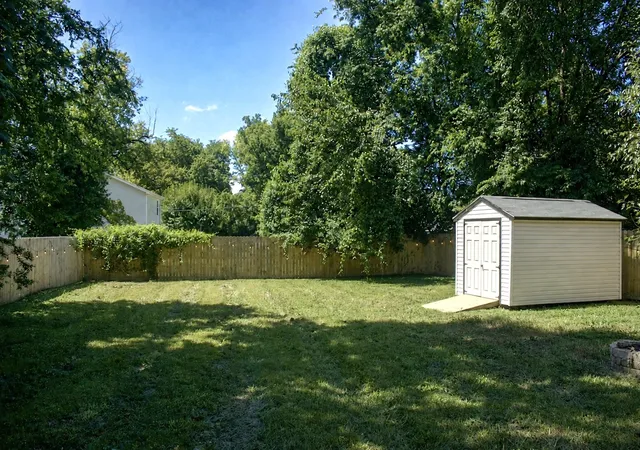 13th image of 805 E 1st St, Hopkinsville, KY 42240 | MLS# 3499851