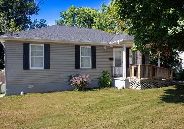 3rd image of 805 E 1St St, Hopkinsville, KY 42240 | MLS# 3499851