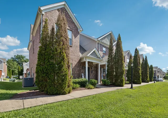 2nd image of 341 Rowlette Cir, Murfreesboro, TN 37127 | MLS# 3510475