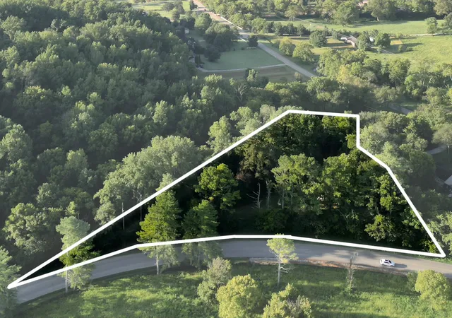 1st image of 2044 Darks Mill Rd, Columbia, TN 38401 | MLS# 3499637