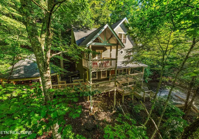 2nd image of 1110 Ski Mtn Rd, Gatlinburg, TN 37738 | MLS# 3499600
