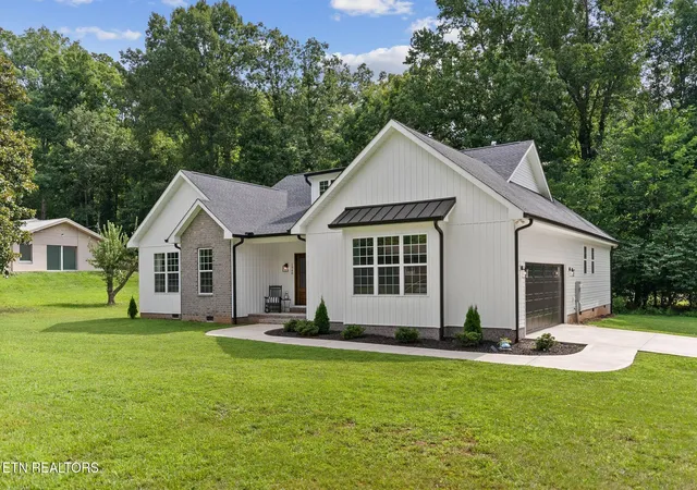Photo 3 of Single family home for sale at 1840 Timbercrest Dr, Athens, TN 37303 | MLS# 3499617 | Listing updated on 2026-09-30