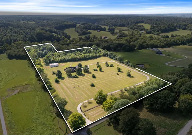 1st image of 600 Bruce Rd, Dickson, TN 37055 | MLS# 3499640