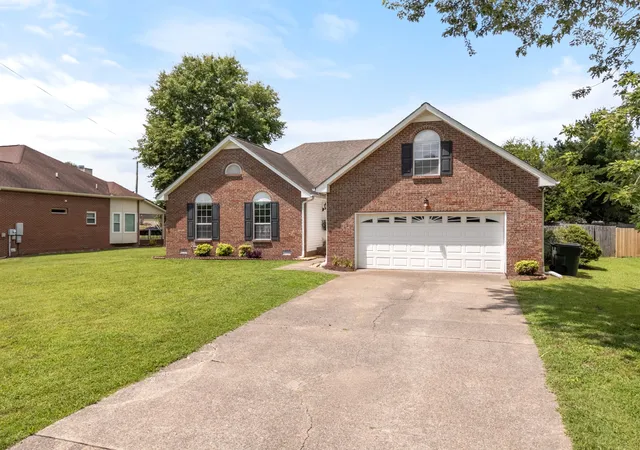 Photo 2 of Single family home for sale at 394 Buckingham Blvd, Gallatin, TN 37066 | MLS# 3499707 | Listing updated on 2026-08-16