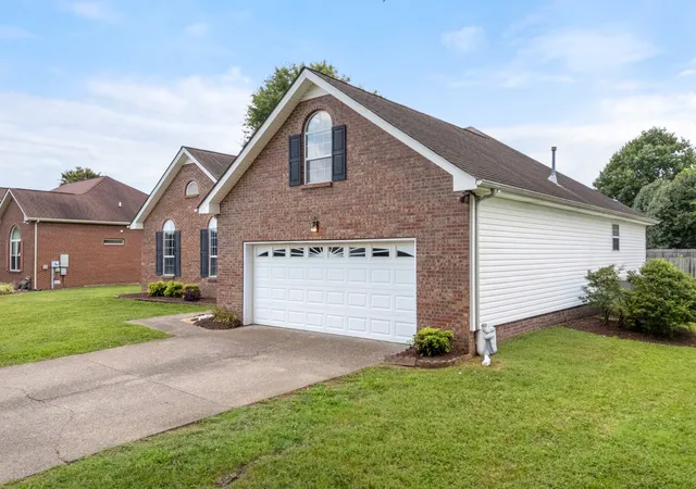 Photo 3 of Single family home for sale at 394 Buckingham Blvd, Gallatin, TN 37066 | MLS# 3499707 | Listing updated on 2026-08-16