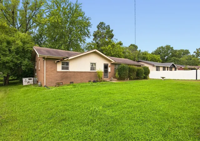 Photo 2 of Single family home for sale at 462 Rural Hl Rd, Nashville, TN 37217 | MLS# 3516392 | Listing updated on 2026-08-20