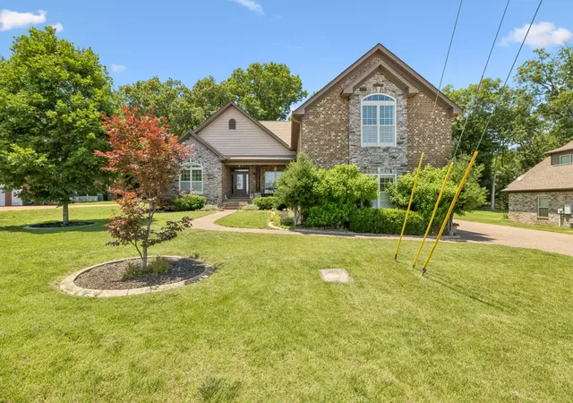 Photo 1 of Single family home for sale at 818 Tall Oak Trl, Mount Juliet, TN 37122 | MLS# 3499783 | Listing updated on 2026-10-01