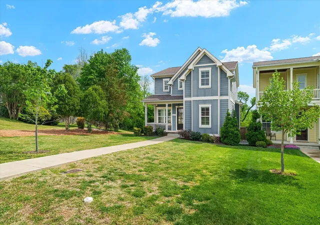 Photo 3 of Single family home for sale at 2617 Barclay Dr, Nashville, TN 37206 | MLS# 3511077 | Listing updated on 2026-09-15