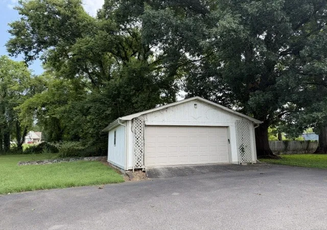 Photo 3 of Single family home for sale at 109 Cotton Ml Rd, Fayetteville, TN 37334 | MLS# 3499735 | Listing updated on 2026-10-07
