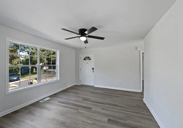Photo 2 of Single family home for sale at 513 West 5th St, Columbia, TN 38401 | MLS# 3499727 | Listing updated on 2026-08-07