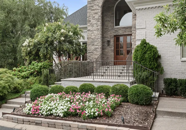1st image of 1 Warwick Ln, Nashville, TN 37205 | MLS# 3506514