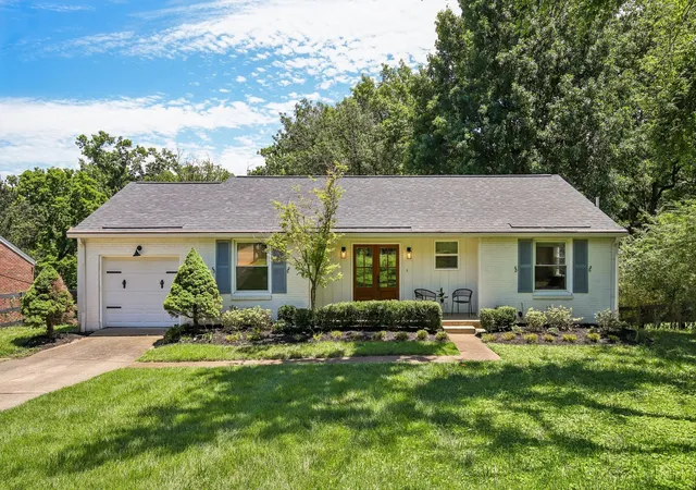 2nd image of 814 Kendall Dr, Nashville, TN 37209 | MLS# 3500785