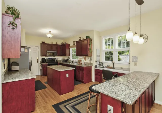 Photo 3 of Single family home for sale at 1544 Eller Dr, Nashville, TN 37221 | MLS# 3499803 | Listing updated on 2026-08-30