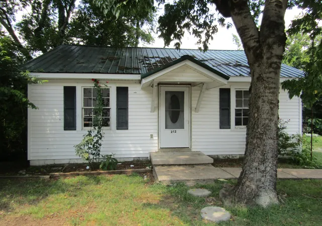 1st image of 212 Adams St, Lewisburg, TN 37091 | MLS# 3501145