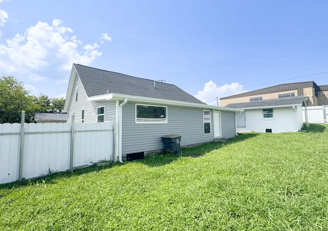4th image of 112 Cato St, Hartsville, TN 37074 | MLS# 3499860