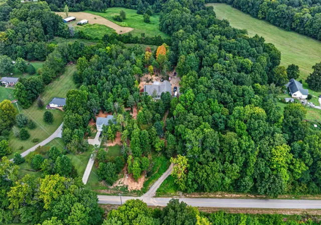 Photo 3 of Single family home for sale at 137 Swift Ln, Cunningham, TN 37052 | MLS# 3501281 | Listing updated on 2026-09-19