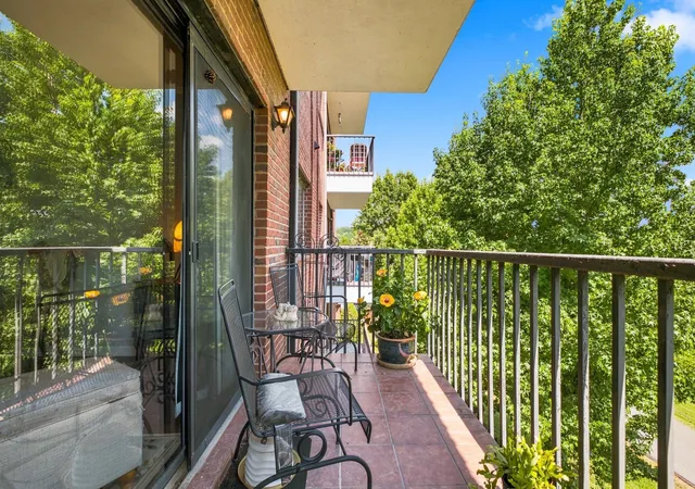 Photo 3 of Condo for sale at 200 Sanders Fry Rd #1303, Hendersonville, TN 37075 | MLS# 3510472 | Listing updated on 2026-10-07