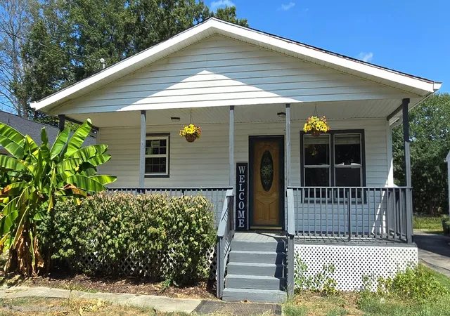 Photo 2 of Single family home for sale at 5335 Marion Ave, Chattanooga, TN 37412 | MLS# 3499857 | Listing updated on 2026-09-23