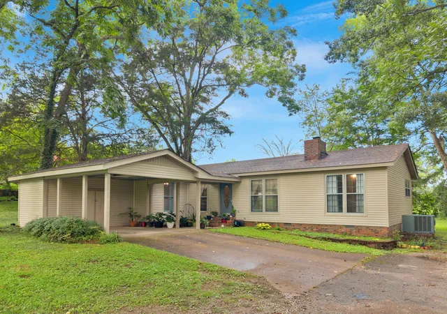 1st image of 912 E College St, Pulaski, TN 38478 | MLS# 3510017