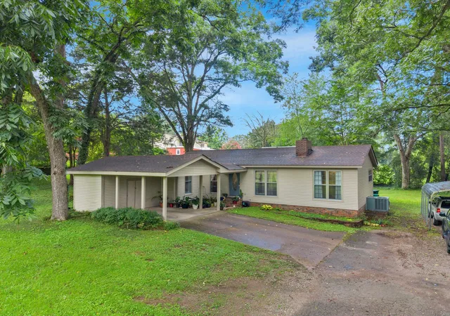 3rd image of 912 E College St, Pulaski, TN 38478 | MLS# 3510017