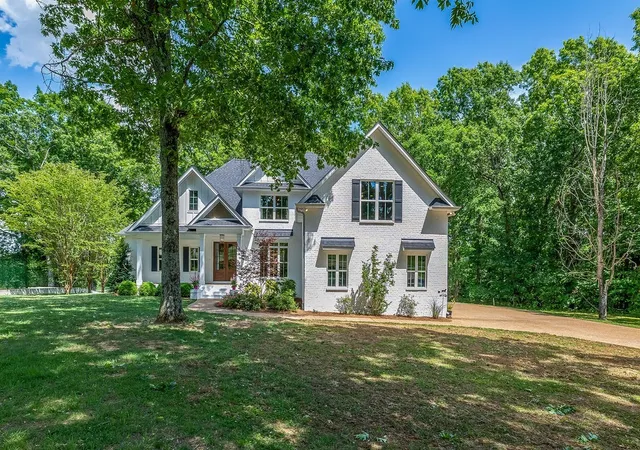 Photo 1 of Single family home for sale at 5111 Se Tater Peeler Rd, Lebanon, TN 37090 | MLS# 3500949 | Listing updated on 2026-09-23