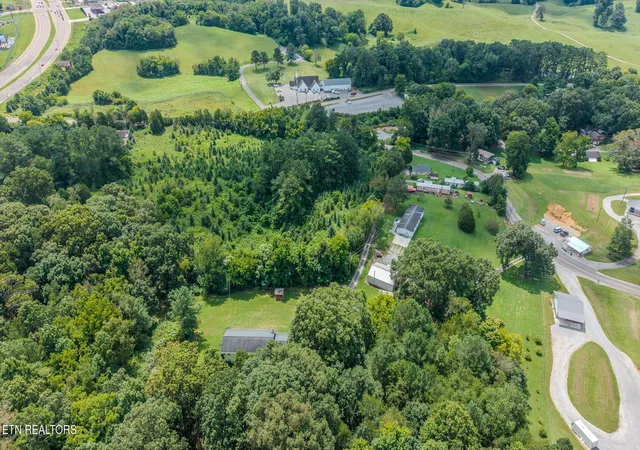 Photo 4 of House for sale at 122 Piney Rd, Kodak, TN 37764 | MLS# 3500822 | Listing updated on 2026-08-21