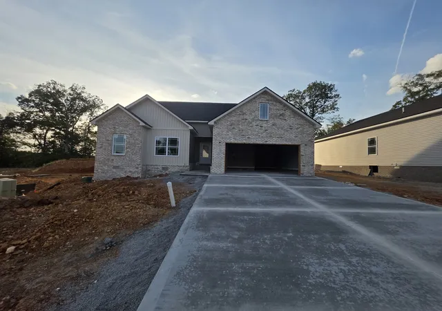 Photo 1 of Single family home for sale at 488 S Halifax Ct, Clarksville, TN 37040 | MLS# 3500843 | Listing updated on 2026-10-16