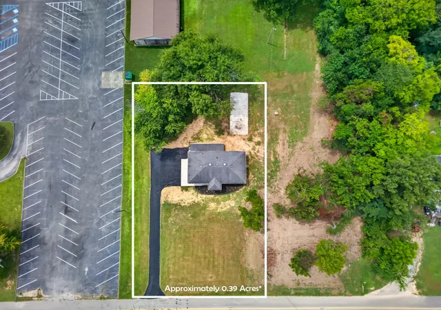 Photo 3 of Single family home for sale at 3458 Bennett Rd, Chattanooga, TN 37412 | MLS# 3500862 | Listing updated on 2026-10-19