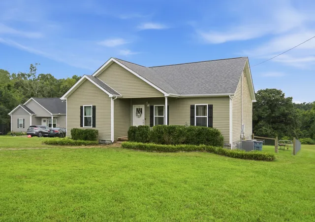 2nd image of 17036 Pond Cir, Bon Aqua, TN 37025 | MLS# 3510889