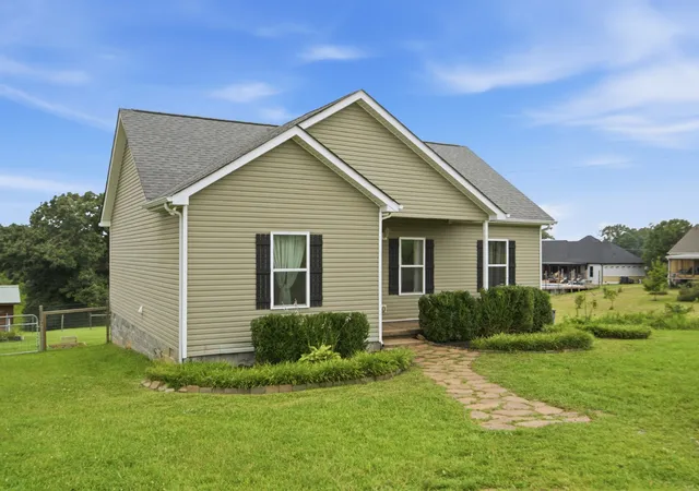 3rd image of 17036 Pond Cir, Bon Aqua, TN 37025 | MLS# 3510889